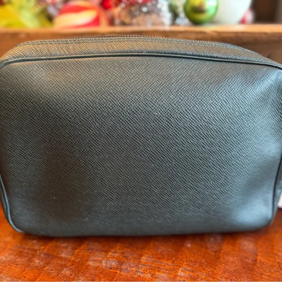 Louis Vuitton Green TrousseTaiga Leather Toiletry Pouch
